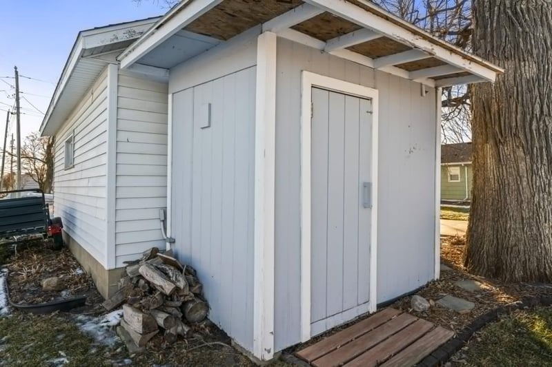 130 2nd St SE, Plainview, MN 55964