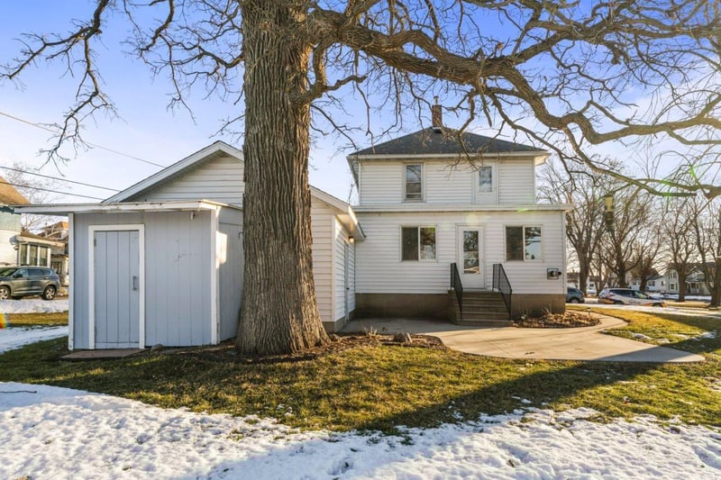 130 2nd St SE, Plainview, MN 55964