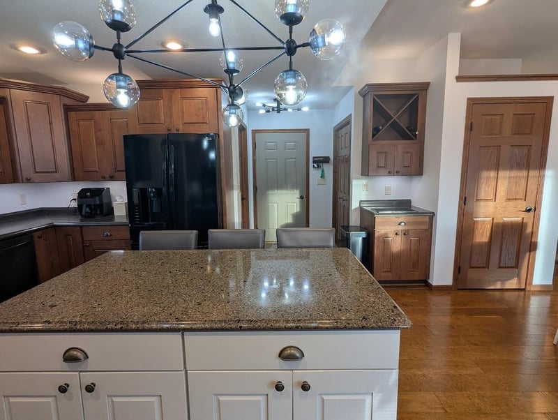 212 Eastwood Dr, Redwood Falls, MN 56283
