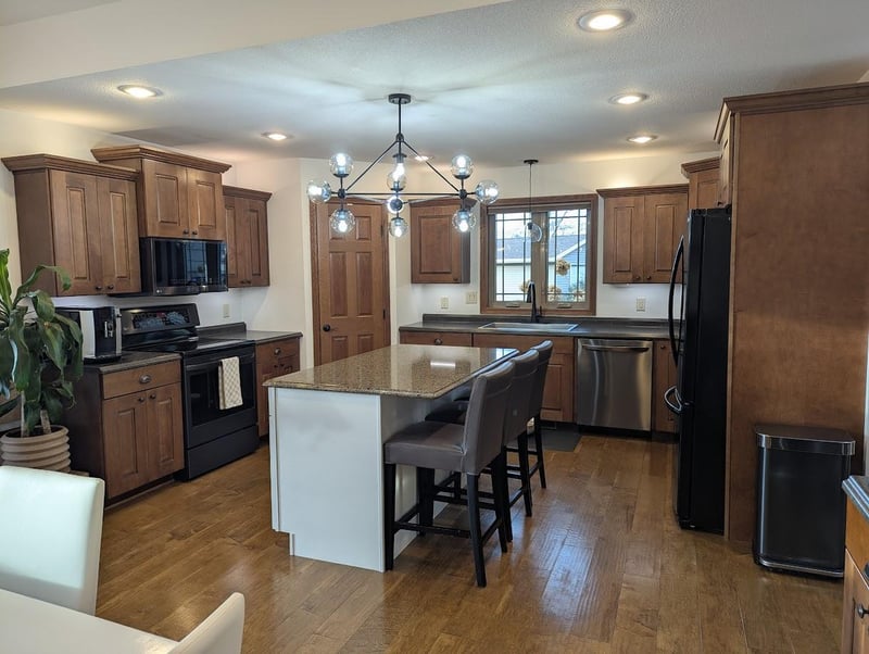 212 Eastwood Dr, Redwood Falls, MN 56283