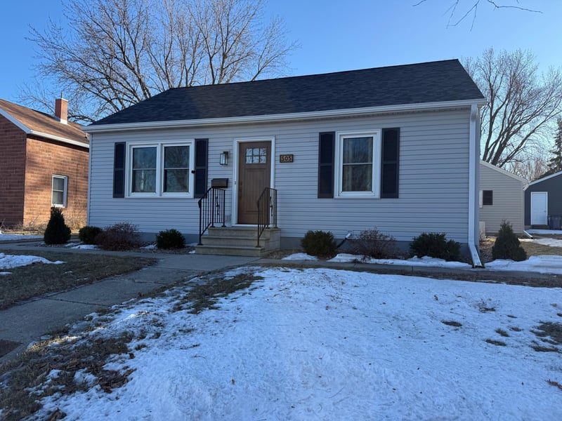 505 W Van Dusen St, Springfield, MN 56087
