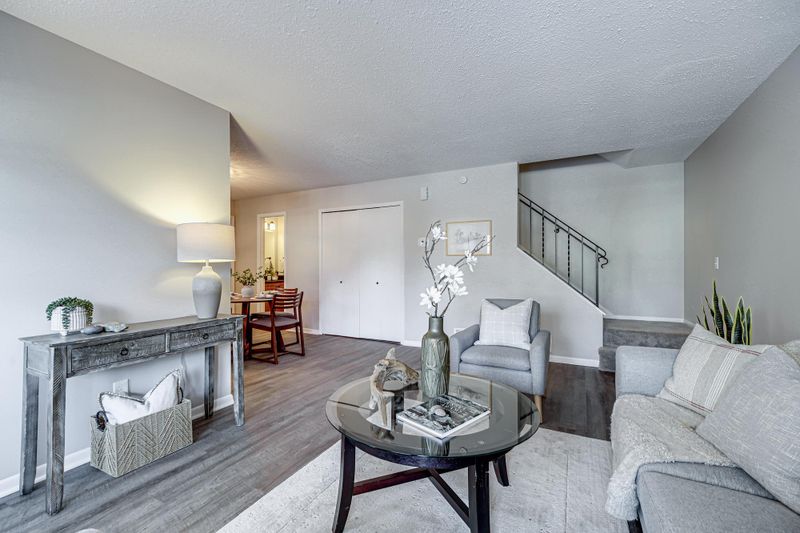 4275 Centerville Rd, Vadnais Heights, MN 55127