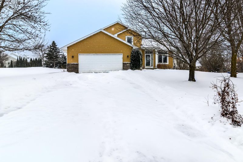 117 Wildflower Ct, Watertown, MN 55388