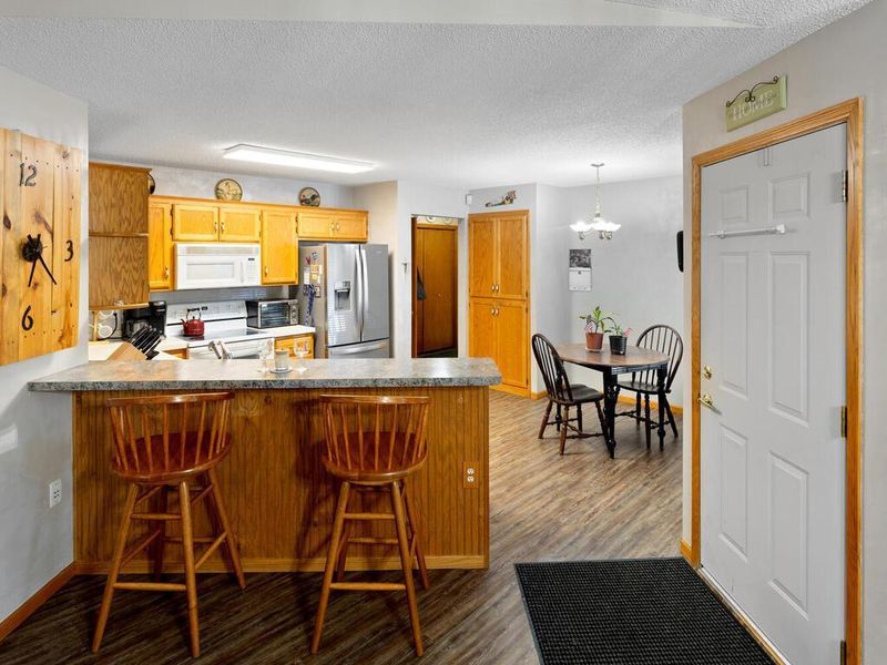 10137 Karston Cv NE, Albertville, MN 55301