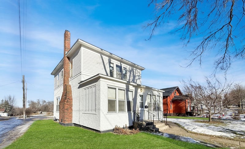 135 E Snelling Ave, Appleton, MN 56208