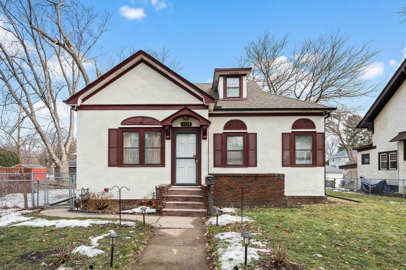1110 Thomas Ave N, Minneapolis, MN 55411