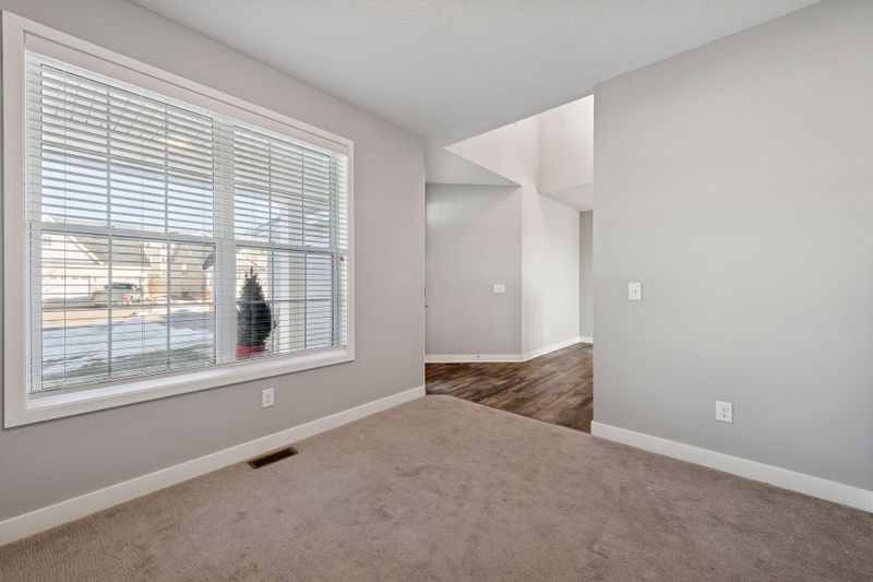 1353 Chestnut Cir, Carver, MN 55315