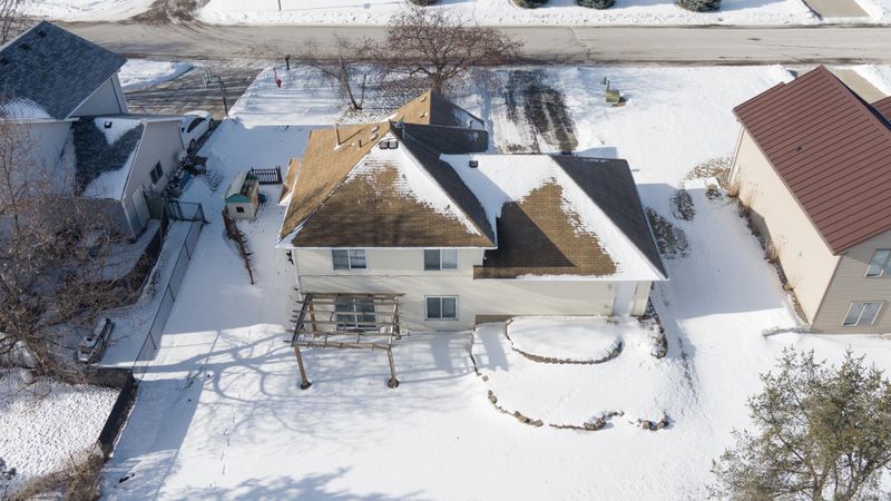 5537 Golfview Ave N, Oakdale, MN 55128