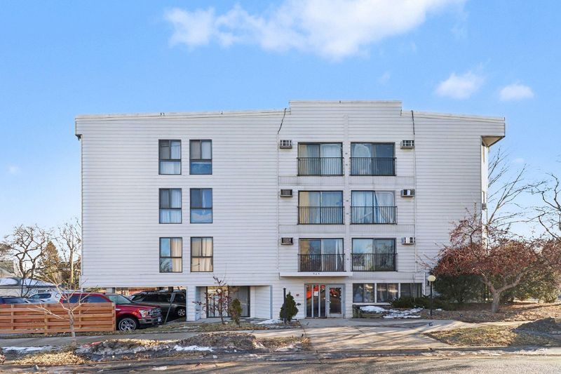 925 30th Ave S #204, Minneapolis, MN 55406