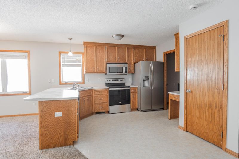 15174 Cates Lake Dr, Prior Lake, MN 55372