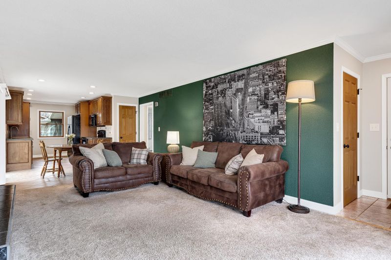 431 S 9th St, La Crescent, MN 55947