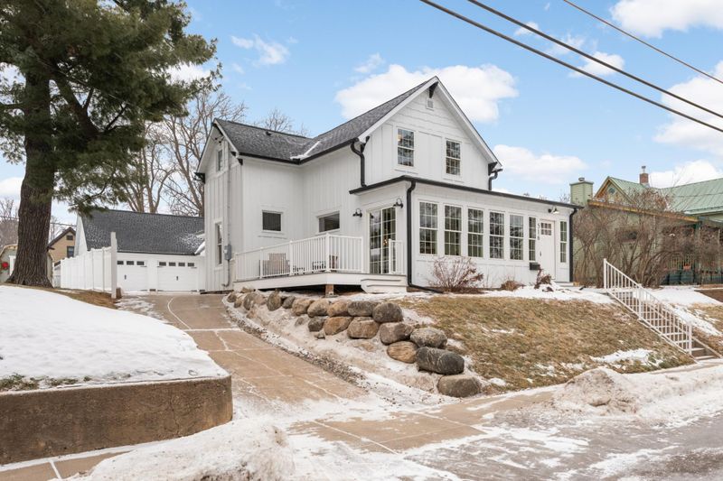 516 Laurel St W, Stillwater, MN 55082
