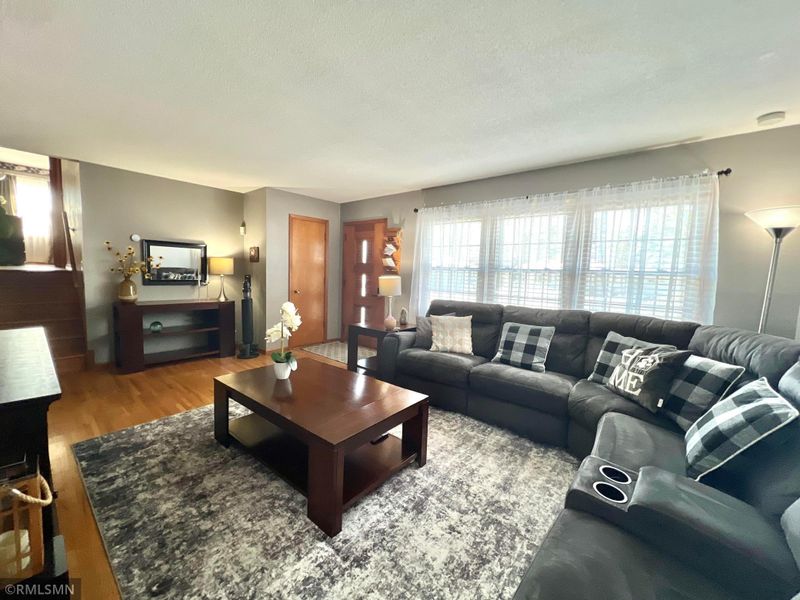 8533 Rich Ave S, Bloomington, MN 55437