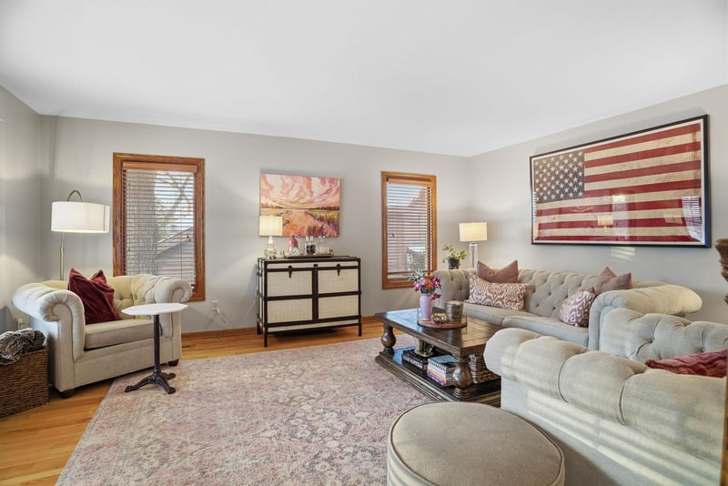 5500 River Bluff Curve, Bloomington, MN 55437