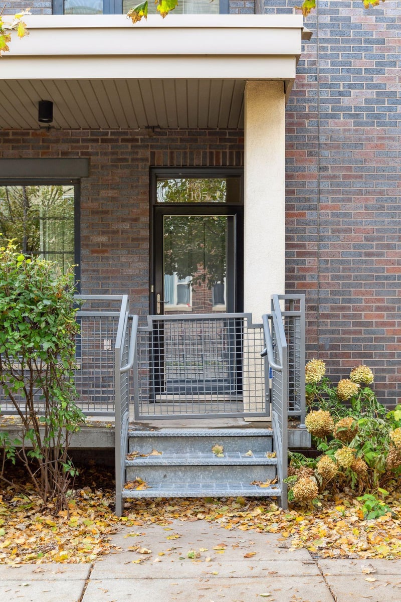 2566 Ellis Ave #105, Saint Paul, MN 55114