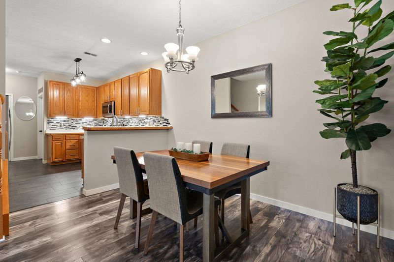 23121 Iris Ct, Rogers, MN 55374
