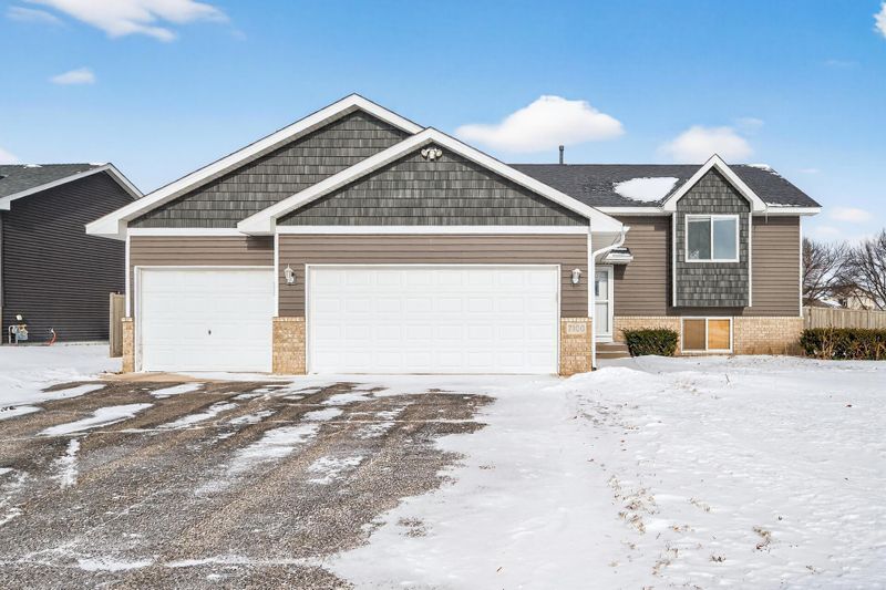 7100 91st Trl N, Brooklyn Park, MN 55445