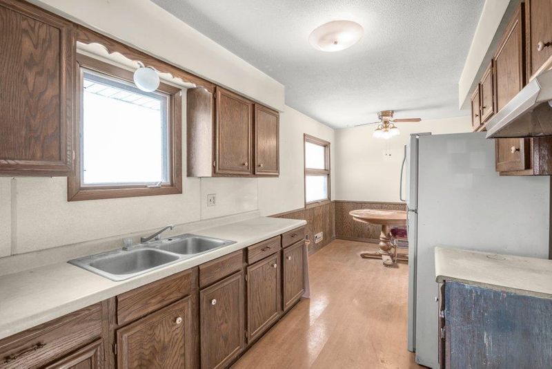 4709 Hampton Rd, Mound, MN 55364
