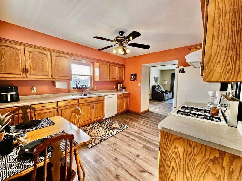 10955 199th Ave NE, New London, MN 56273
