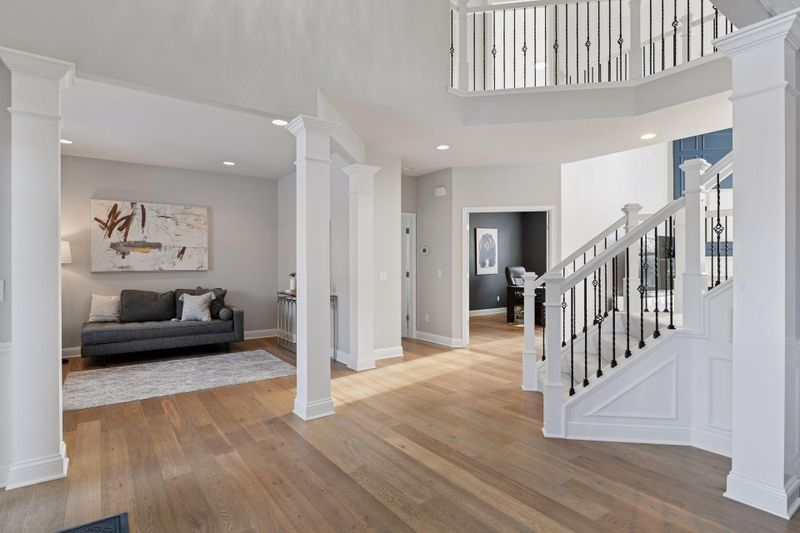 7135 Gunflint Trl, Chanhassen, MN 55317