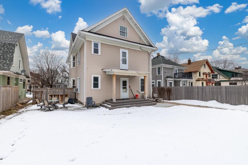1997 Laurel Ave, Saint Paul, MN 55104