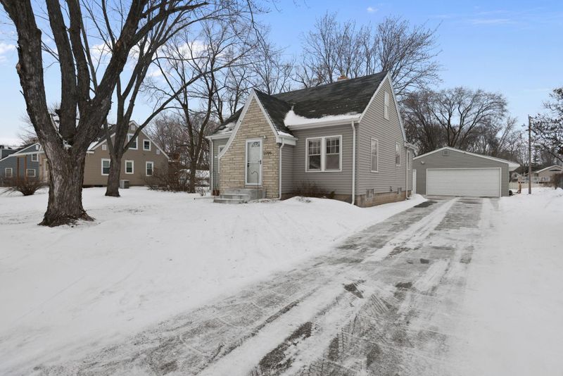 2795 90th Ln NE, Blaine, MN 55449
