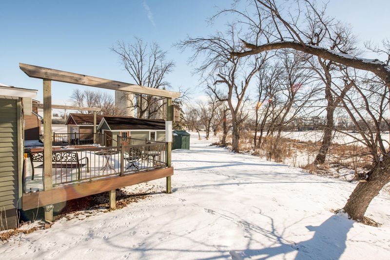 111 W 4th St, Morris, MN 56267