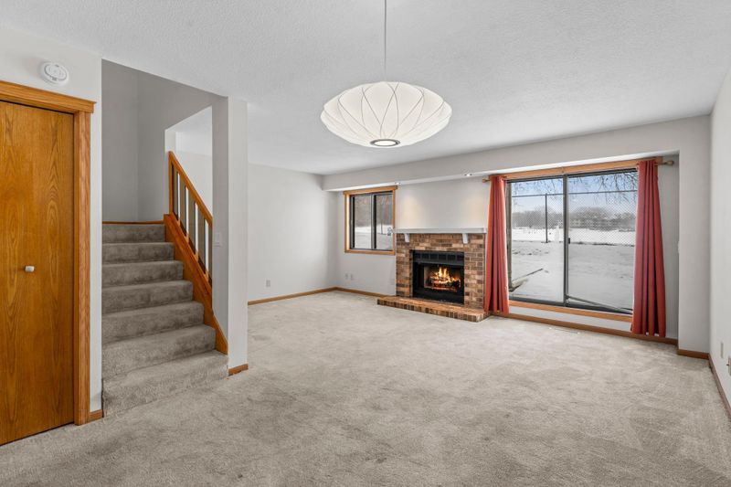 192 Bridlewood Dr, Saint Paul, MN 55119