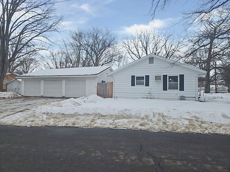 260 7th St NW, Milaca, MN 56353