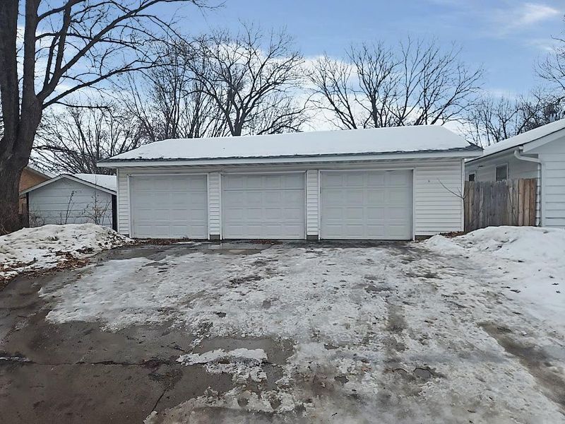 260 7th St NW, Milaca, MN 56353