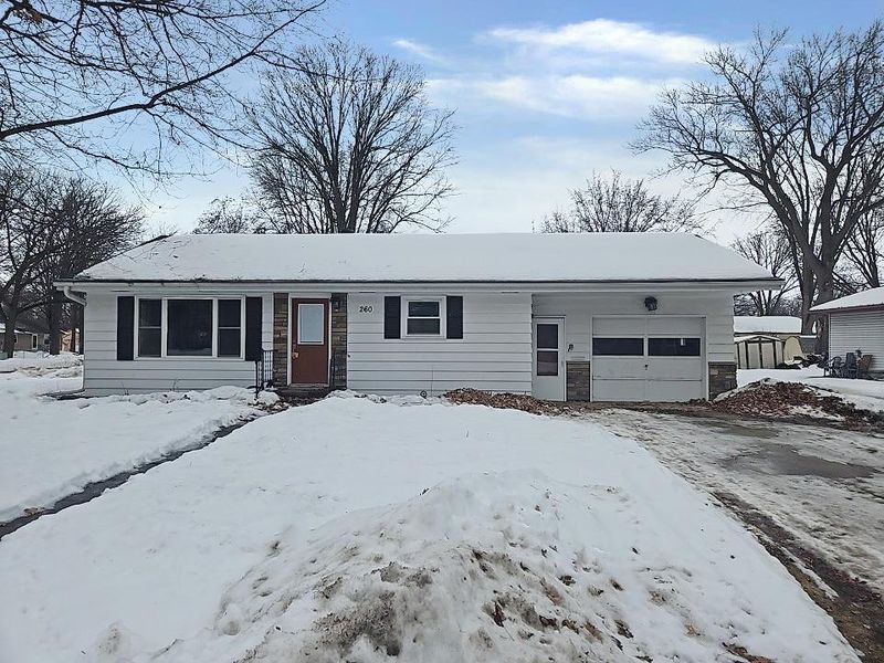 260 7th St NW, Milaca, MN 56353