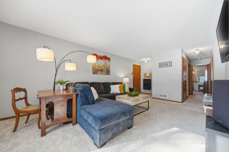 4340 Buckingham Ct #1606, Vadnais Heights, MN 55127