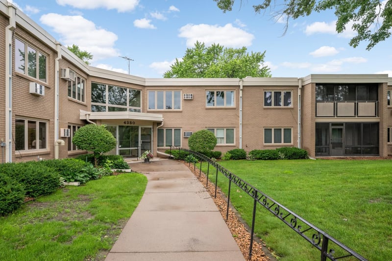 4380 Brookside Ct #118, Edina, MN 55436