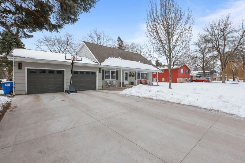538 Sunset Ln N, Cambridge, MN 55008