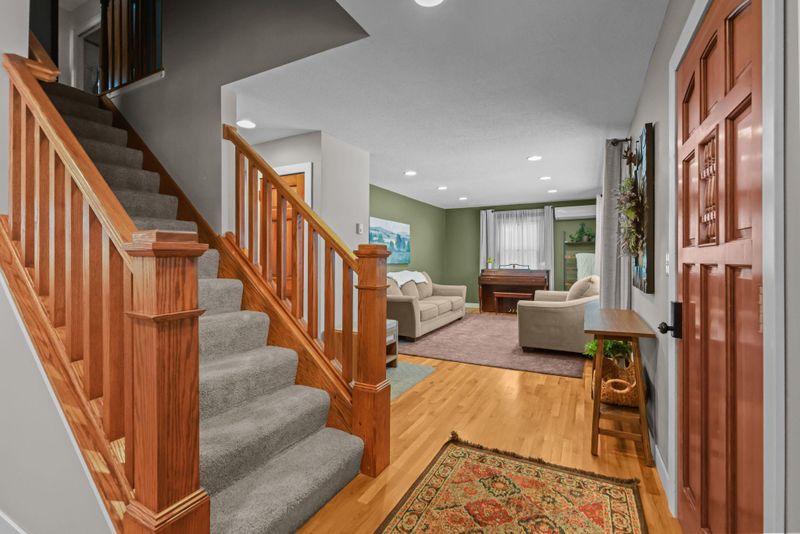 538 Sunset Ln N, Cambridge, MN 55008