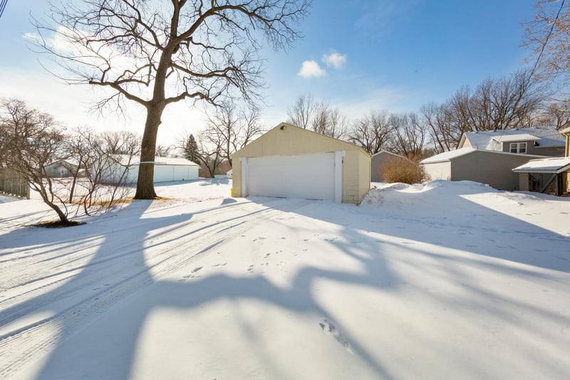 1122 4th Ave, Heron Lake, MN 56137
