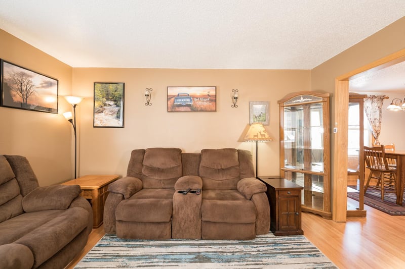 255 W Vine St, Mondovi, WI 54755
