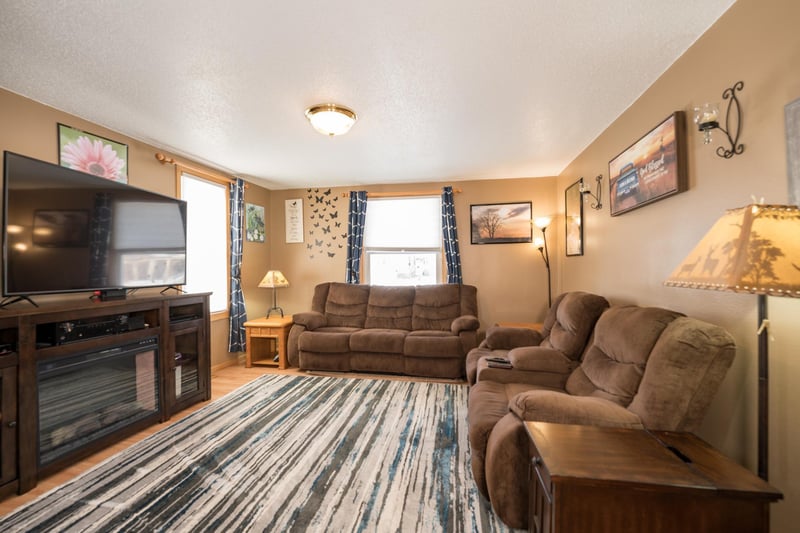 255 W Vine St, Mondovi, WI 54755