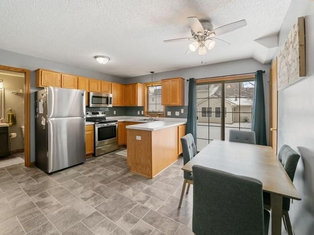 7855 Forest Blvd #F, Woodbury, MN 55125