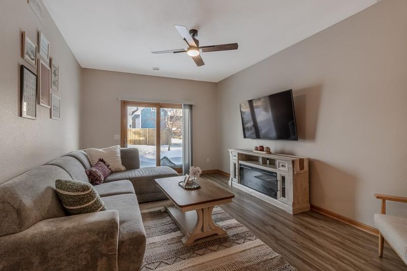 2056 Pratt Cir, Saint Peter, MN 56082