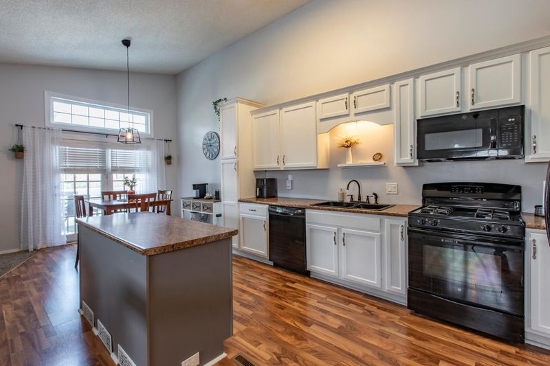 2825 Riverwood Ln NW, Rochester, MN 55901