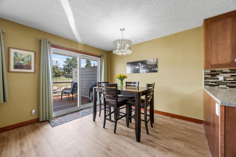 10213 Cavell Cir, Bloomington, MN 55438