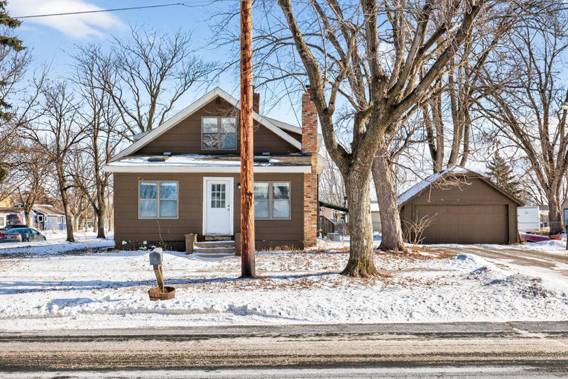 125 N Cedar St, Belle Plaine, MN 56011