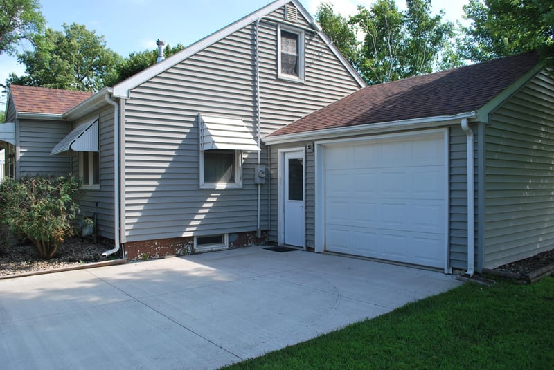 307 S Main St, Sherburn, MN 56171