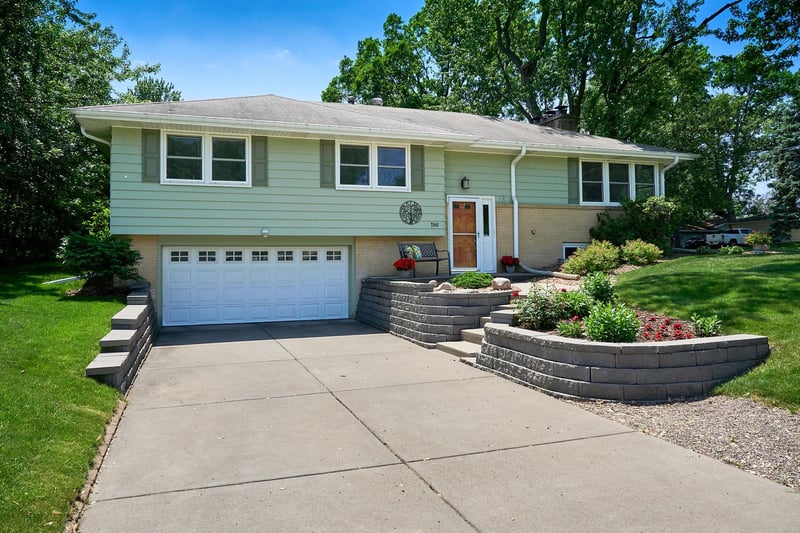 7941 60th Ave N, New Hope, MN 55428