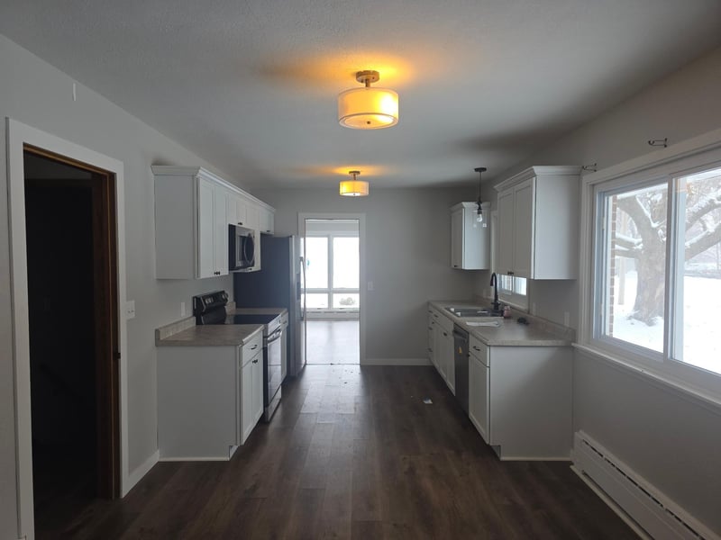 353 1st St, Gaylord, MN 55334