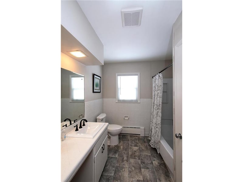 353 1st St, Gaylord, MN 55334