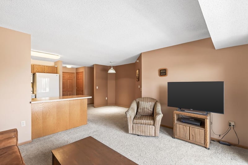 5650 Boone Ave N #310, New Hope, MN 55428
