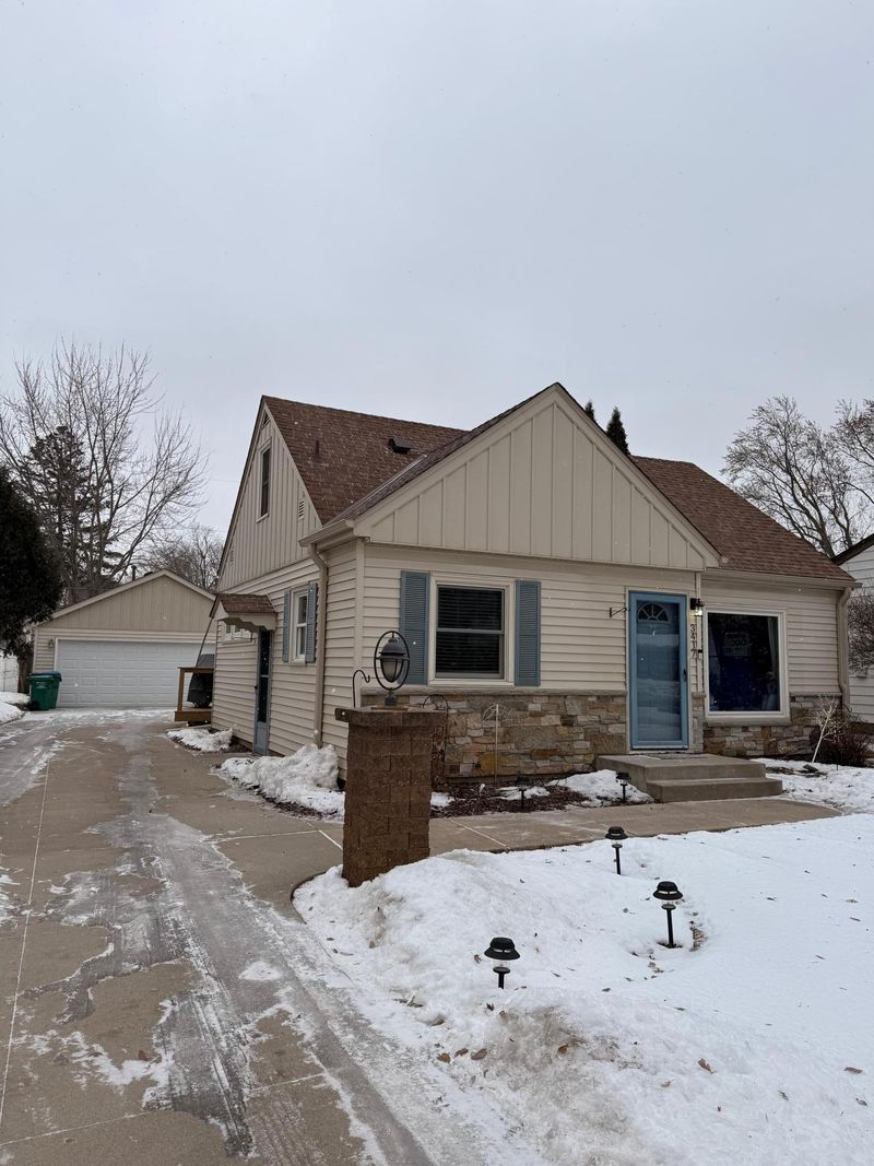 3417 Boone Ave S, Saint Louis Park, MN 55426