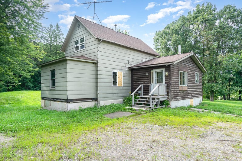 10099 160th St W, Kilkenny, MN 56052